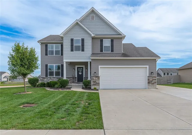 Homes for sale in Carlisle, OH | 201 Oakridge Ct, Carlisle, OH 45005 | MLS# 960837