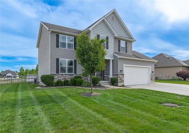 Homes for sale in Carlisle, OH | 201 Oakridge Ct, Carlisle, OH 45005 | MLS# 960837