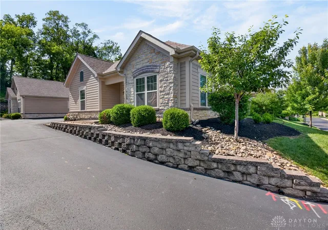 3rd image of 2484 Locust Hill Blvd, Beavercreek, OH 45431 | MLS# 960844