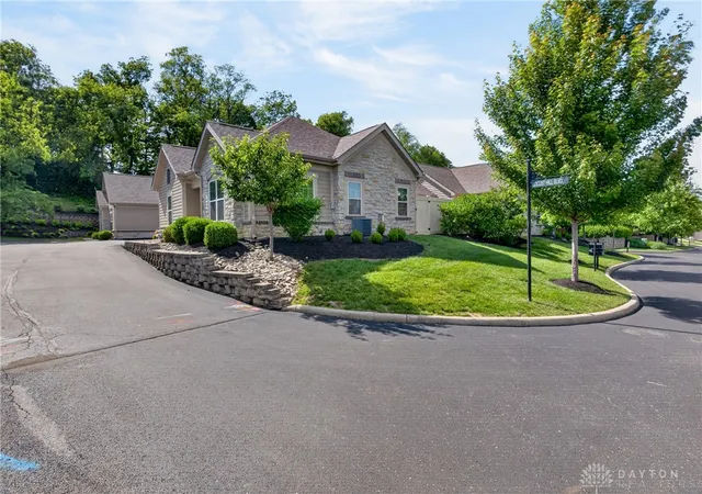 4th image of 2484 Locust Hill Blvd, Beavercreek, OH 45431 | MLS# 960844