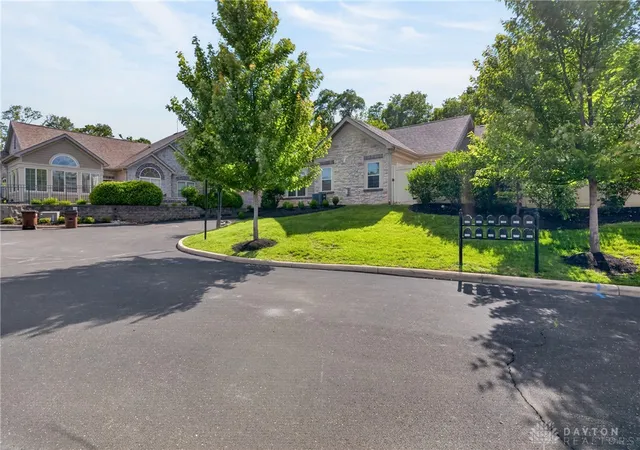 5th image of 2484 Locust Hill Blvd, Beavercreek, OH 45431 | MLS# 960844