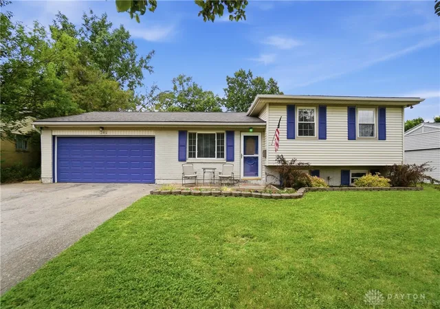 Homes for sale in West Carrollton, OH | 245 Grantwood Dr, West Carrollton, OH 45449 | MLS# 960749