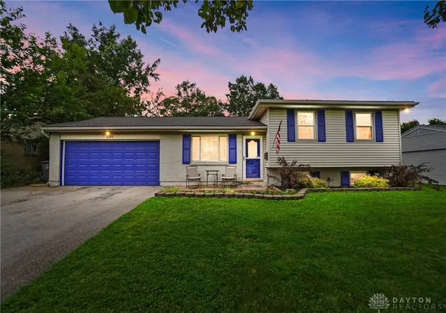 Homes for sale in West Carrollton, OH | 245 Grantwood Dr, West Carrollton, OH 45449 | MLS# 960749