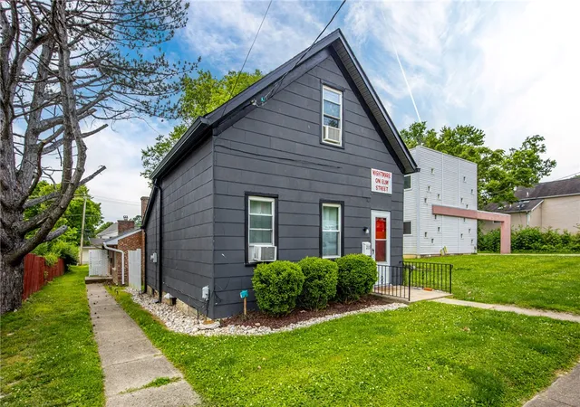 2nd image of 319 N Elm St, Oxford, OH 45056 | MLS# 960869