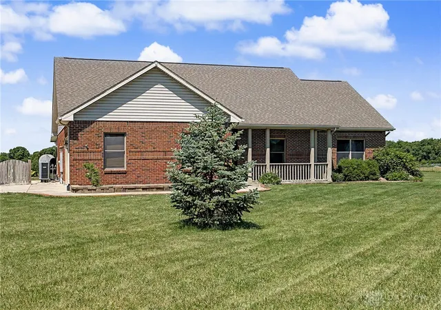 Homes for sale in Tipp City, OH | 7338 Bard Rd, Tipp City, OH 45371 | MLS# 960835