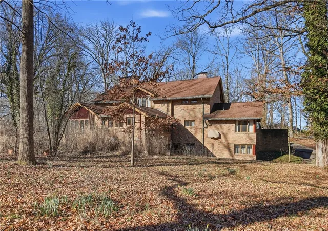 2nd image of 2438 Signal Hill Road, Springfield, OH 45504 | MLS# 960937