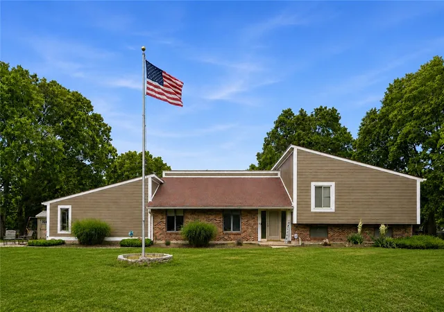 1st image of 9511 Glenwyck Ct, Washington Twp, OH 45458 | MLS# 960305