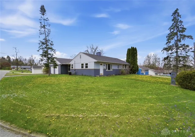 Homes for sale in Bellefontaine, OH | 818 Brookwood Dr, Bellefontaine, OH 43311 | MLS# 961074