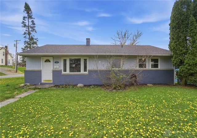 Homes for sale in Bellefontaine, OH | 818 Brookwood Dr, Bellefontaine, OH 43311 | MLS# 961074