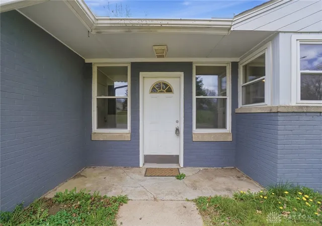 Homes for sale in Bellefontaine, OH | 818 Brookwood Dr, Bellefontaine, OH 43311 | MLS# 961074