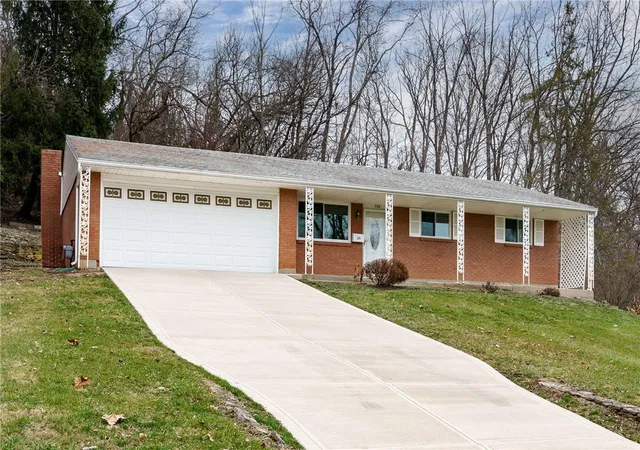 Homes for sale in Bellbrook, OH | 226 Belair Cir, Bellbrook, OH 45305 | MLS# 961114