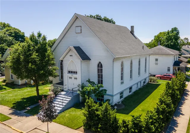 Photo 3 of Single family home for sale at 200 S Monroe St, Troy, OH 45373 | MLS# 961153 | Listing updated on 2026-06-16