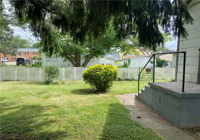 Photo 2 of Single family home for sale at 417 E Poplar St, Sidney, OH 45365 | MLS# 961247 | Listing updated on 2026-07-31