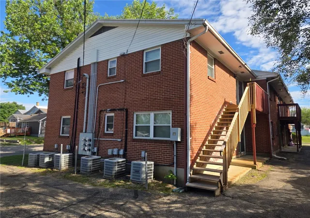 Listing Photo 2 - Condo for sale in building located at 105 N Maple Ave, Fairborn, OH 45324 - Unit #