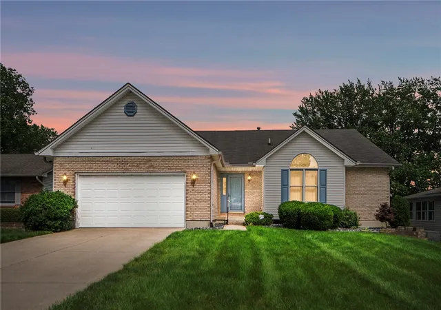 Photo 2 of Sale Pending at 417 Kenec Dr, Middletown, OH 45042 | MLS# 961287 | Listing updated on 2026-07-31