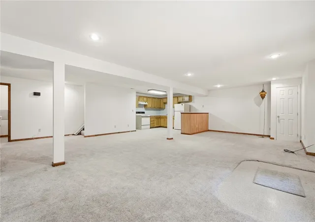 Photo 4 of Sale Pending at 417 Kenec Dr, Middletown, OH 45042 | MLS# 961287 | Listing updated on 2026-07-31