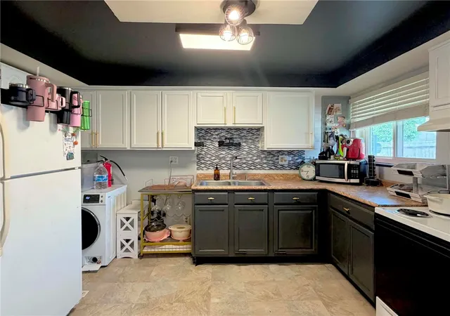 Homes for sale in West Carrollton, OH | 2449 Rulla Ct, West Carrollton, OH 45439 | MLS# 960277