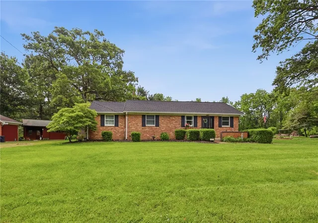Photo 3 of Single family home for sale at 2608 Craig Rd, Springfield, OH 45502 | MLS# 960590 | Listing updated on 2026-06-30