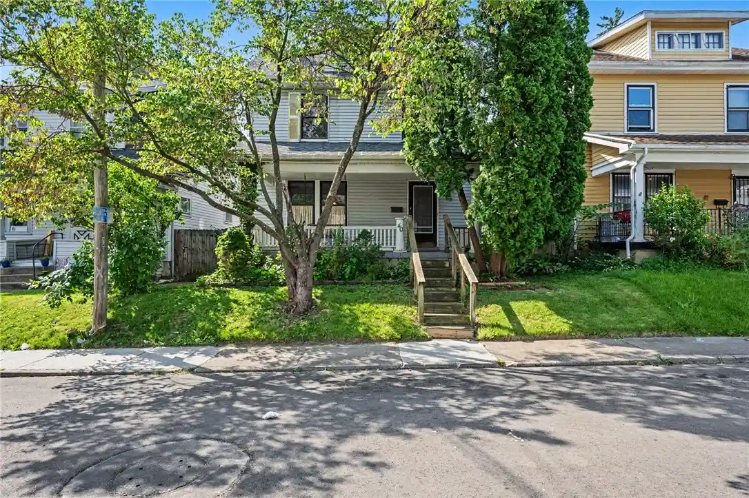 Photo 1 of Sale Pending at 40 E Parkwood Dr, Dayton, OH 45405 | MLS# 958128 | Listing updated on 2026-10-09