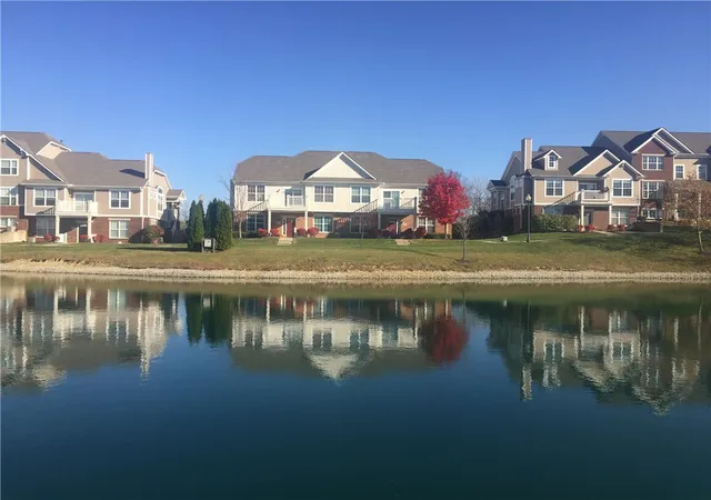 Listing Photo 2 - Condo for sale in building located at 3658 Lilac Ln, Beavercreek, OH 45431 - Unit #4