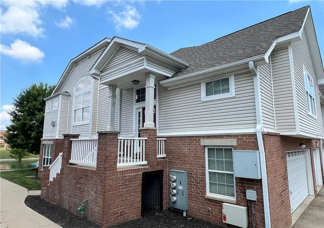 Listing Photo 3 - Condo for sale in building located at 3658 Lilac Ln, Beavercreek, OH 45431 - Unit #4