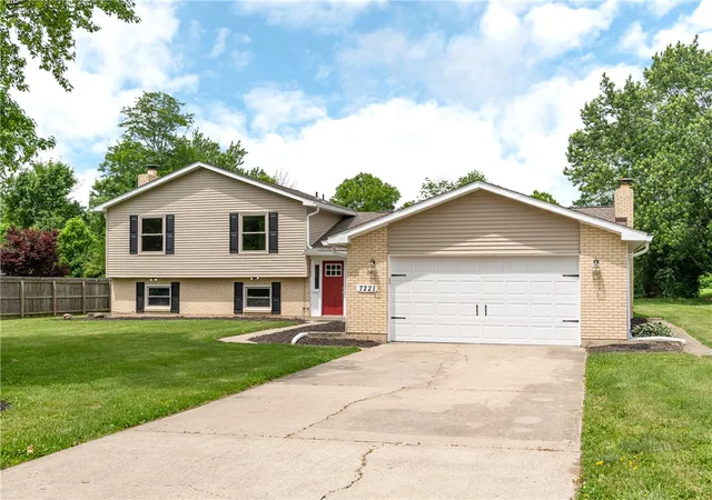 3rd image of 7221 Showplace Dr, Dayton, OH 45424 | MLS# 961171