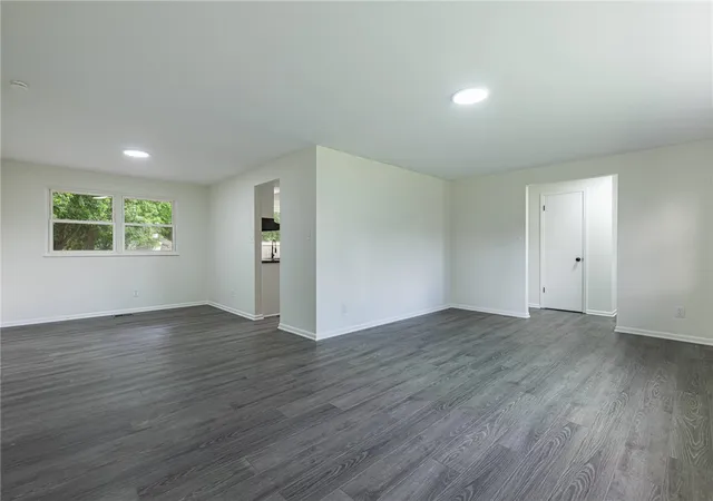 3rd image of 1922 Old Coach Rd, Springfield, OH 45505 | MLS# 961195
