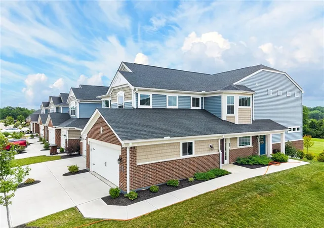 Homes for sale in Turtlecreek Twp, OH | 4426 Waters Edge Ln, Turtlecreek Twp, OH 45036 | MLS# 961407