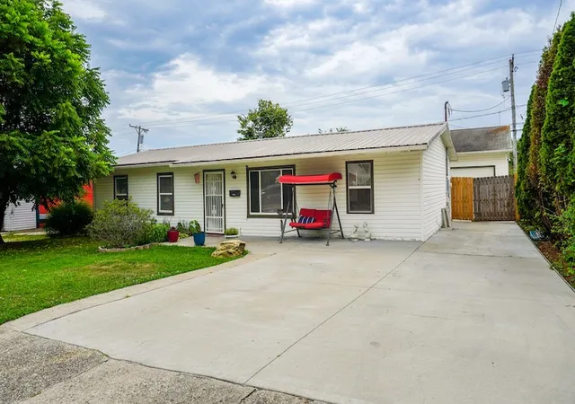 Photo 3 of Single family home for sale at 1649 Dale Ridge Rd, New Carlisle, OH 45344 | MLS# 961547 | Listing updated on 2026-08-03