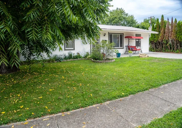 Photo 3 of Single family home for sale at 1649 Dale Ridge Rd, New Carlisle, OH 45344 | MLS# 961547 | Listing updated on 2026-08-03