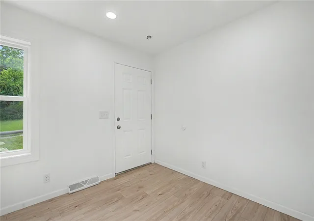 Photo 4 of Sale Pending at 71 N Alder St, Dayton, OH 45417 | MLS# 961444 | Listing updated on 2026-08-28