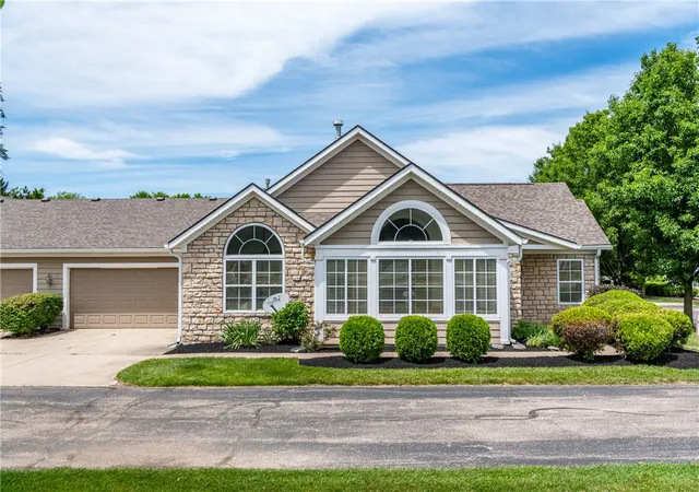 1st image of 41 Aberdeen Village Dr, Beavercreek, OH 45430 | MLS# 961458