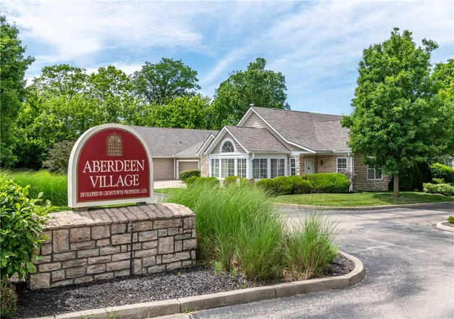 5th image of 41 Aberdeen Village Dr, Beavercreek, OH 45430 | MLS# 961458