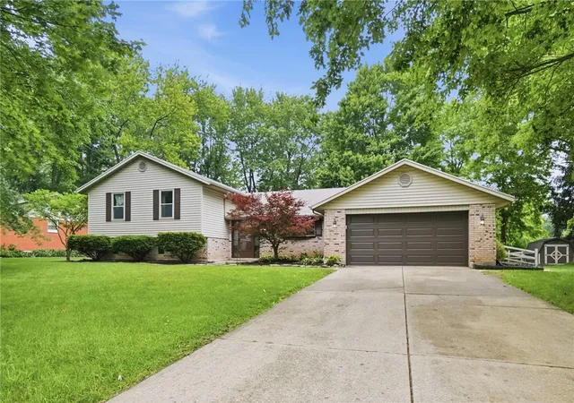 2nd image of 2033 Meadowside Ln, Dayton, OH 45458 | MLS# 961480