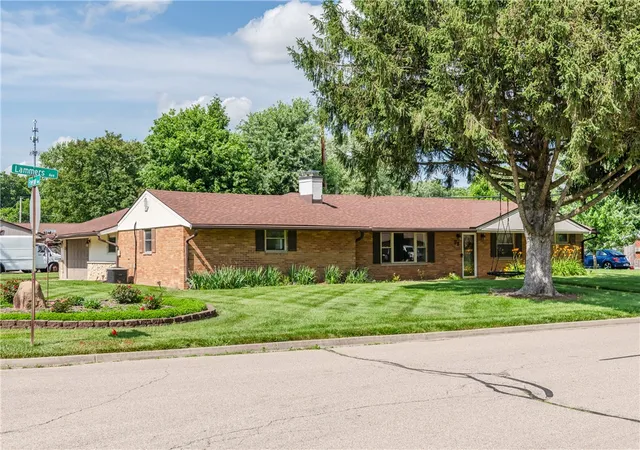 2nd image of 77 Lammers Ave, Washington Twp, OH 45459 | MLS# 961560