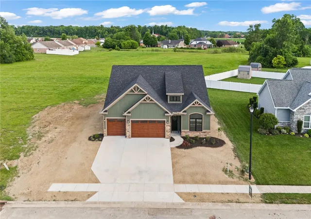 Homes for sale in Piqua, OH | 3113 Seminole Wy, Piqua, OH 45356 | MLS# 961636