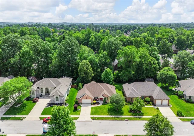 Homes for sale in Englewood, OH | 304 Chinkapin Cir, Englewood, OH 45315 | MLS# 960624