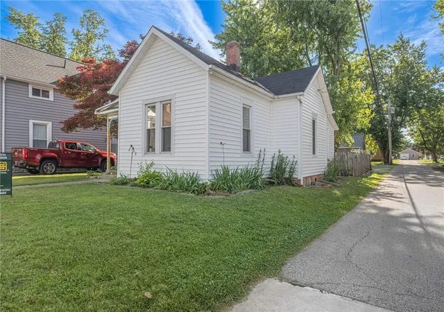 Homes for sale in Jamestown Vlg, OH | 7 S Church St, Jamestown Vlg, OH 45335 | MLS# 959286