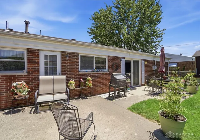 Homes for sale in Piqua, OH | 500 Beverly Dr, Piqua, OH 45356 | MLS# 961647