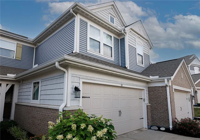 Homes for sale in Springboro, OH | 127 Rippling Brk Ln, Springboro, OH 45066
