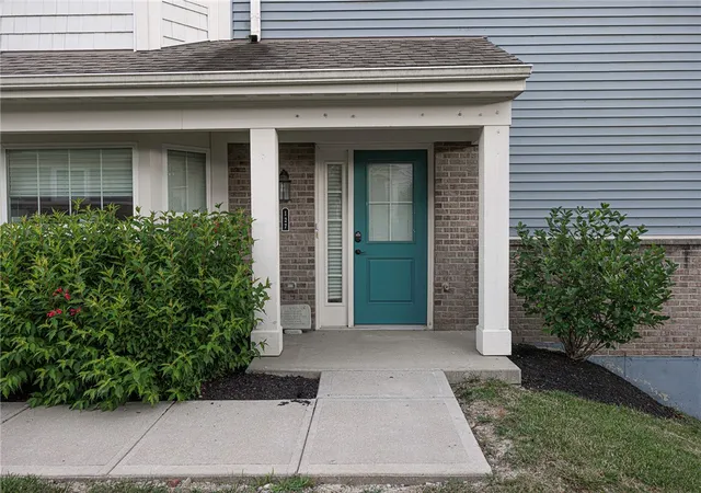 Homes for sale in Springboro, OH | 127 Rippling Brk Ln, Springboro, OH 45066