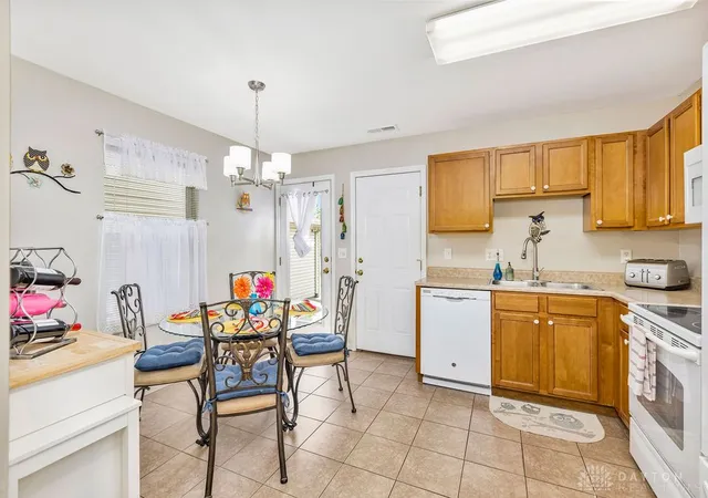 2nd image of 523 Nw Washington Blvd #3B, Hamilton, OH 45013 | MLS# 961781