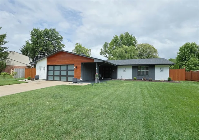 Photo 1 of Sale Pending at 8910 Springrun Ln, Dayton, OH 45458 | MLS# 961789 | Listing updated on 2026-07-24