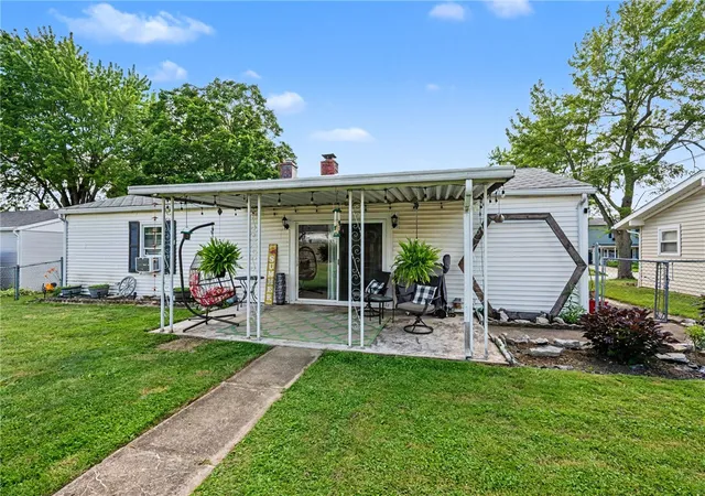 Homes for sale in Sidney, OH | 1160 Fairmont Dr, Sidney, OH 45365 | MLS# 961722