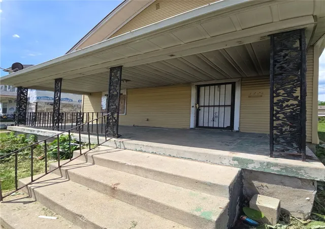 Homes for sale in Dayton, OH | 1421 Edison St, Dayton, OH 45417 | MLS# 961913