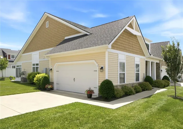 Homes for sale in Beavercreek, OH | 648 Coral Ct, Beavercreek, OH 45430 | MLS# 961886