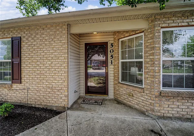 Homes for sale in Clayton, OH | 5051 Twin Lakes Cir, Clayton, OH 45315 | MLS# 961693