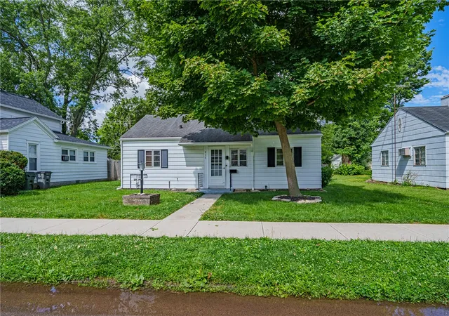 2nd image of 916 S Crawford St, Troy, OH 45373 | MLS# 961944