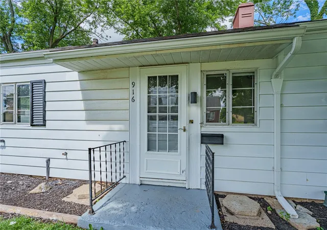 3rd image of 916 S Crawford St, Troy, OH 45373 | MLS# 961944