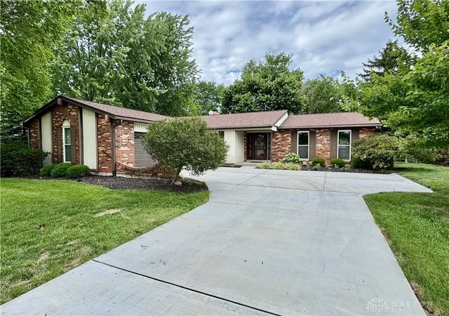 Homes for sale in Liberty Twp, OH | 6704 Wooden Shoe Ct, Liberty Twp, OH 45044 | MLS# 961976